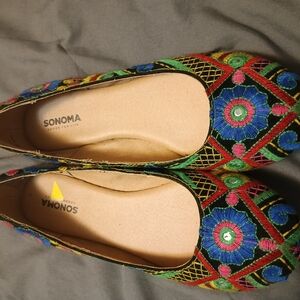 Sonoma Pink and Blue Flats Vibrant Embroidered Design